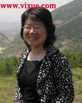 ƼW(xu) Ի ԻŮ1997ꮅI(y)ڱW(xu)@W(xu)ʿW(xu)λ2008ꮅI(y)ڱW(xu)W(xu)Ժ@÷W(xu)TʿW(xu)λ19977_ʼڱƼW(xu)½̎Ҫvn̞񷨌W(xu)֪Ra(chn)(qun)˾cI(y)ͬƱ(j)(jng)H̷HQ(mo)׷ͬr߀vⷨʷn̡ĺڿ͌I(y)ڿϰl(f)W(xu)g(sh)ՓƪҪУ“ՓͬSx(w)”l(f)ڡQ(mo)cؔ20001ڣ“Փ҇ϢW(wng)j(lu)(qun)ķɱo”l(f)ڿƼYӍ200853գ“Փ҇a(chn)Ʒ֙(qun)؟(z)εĚw؟(z)ԭt”l(f)ڡƼW(xu)W(xu)󡷣20086£“z칫̽”l(f)ڡz졷20104£^һ̲ġƱ(j)Їг1999꣩Ӿ^̲VAЇ³1998֪꣩Ra(chn)(qun)Їг1999꣩̲ġ ߽ɹ񷨺֣͑r(nng)I(y)2001꣩1998ڱƼW(xu)fУ^(q)ِܱ̎еõȪ2006ڱƼW(xu)fУ^(q)“Ґ?gu)?rdquo;uxбW(xu)u“ϲ۵ώ”